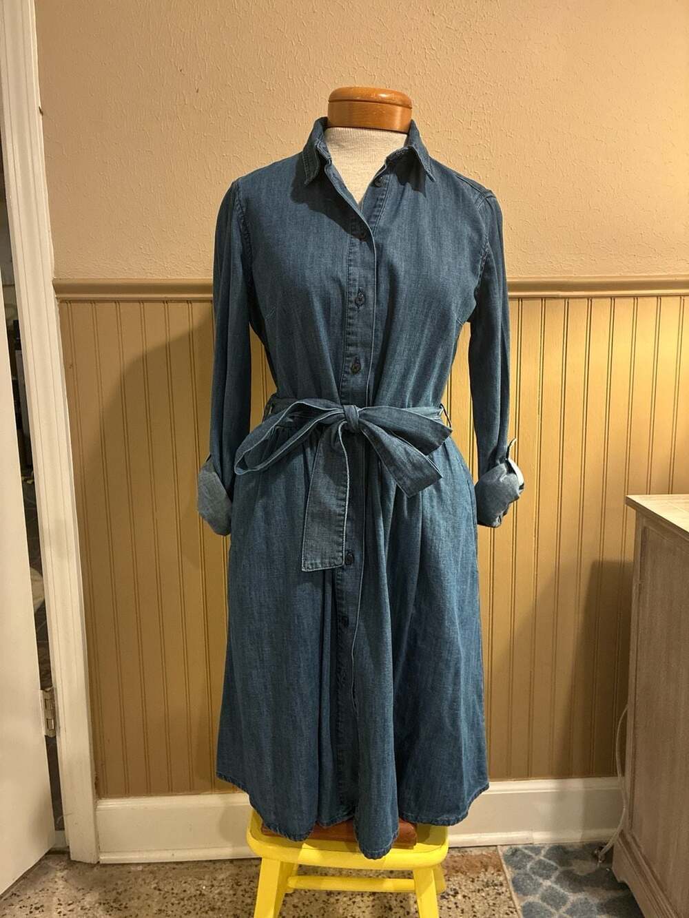 Draper James Chambray Ruffle Shift Dress in Dark Wash Size 8